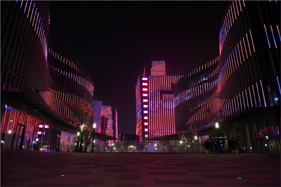 國際傳媒港燈光首秀