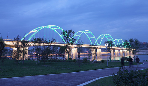 橋梁照明工程、吊車高空燈具安裝作業