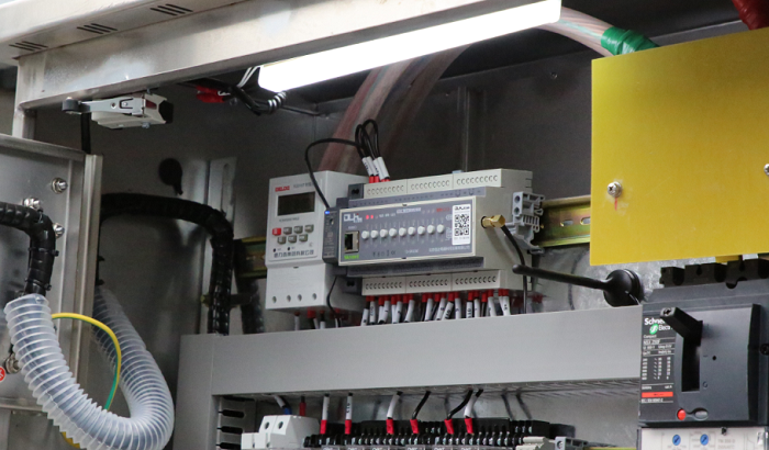 央視上海總站國際傳媒港燈光項(xiàng)目配電箱